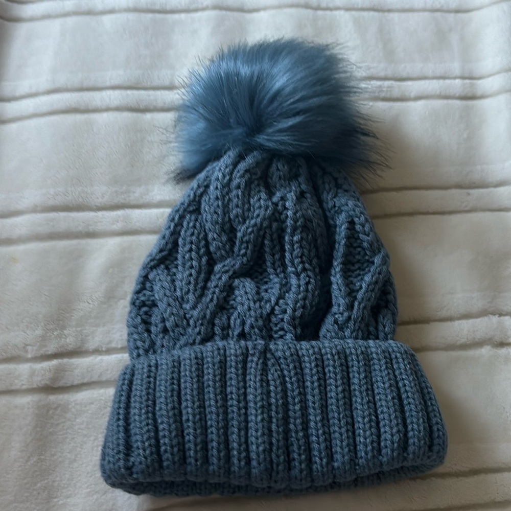 NEW NEVER WORN beanie